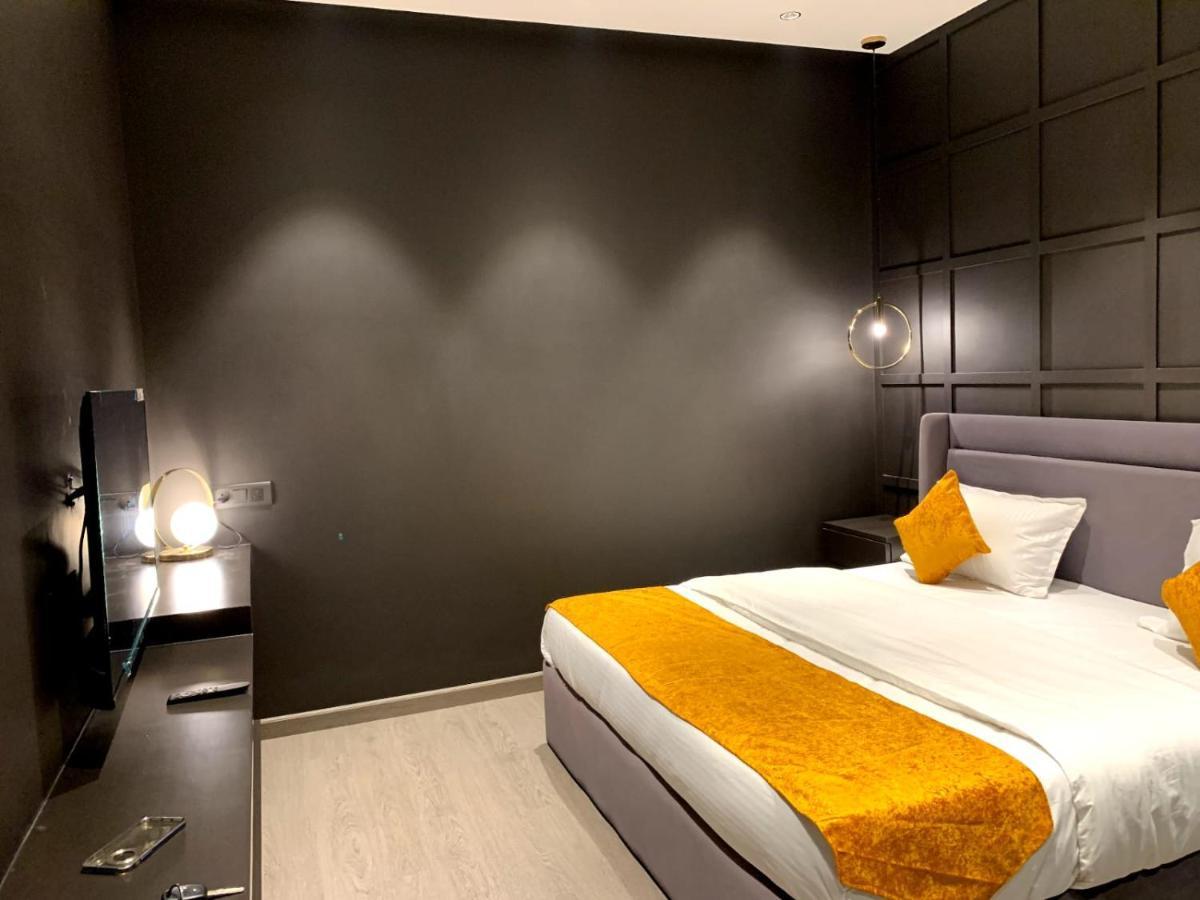 Madhav'S Lap Of Luxury Hotell Moradabad Eksteriør bilde